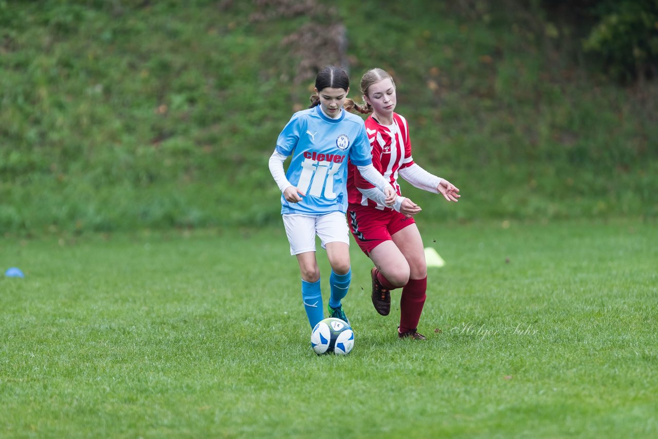 Bild 82 - wBJ TuS Tensfeld - SV Fortuna St. Juergen